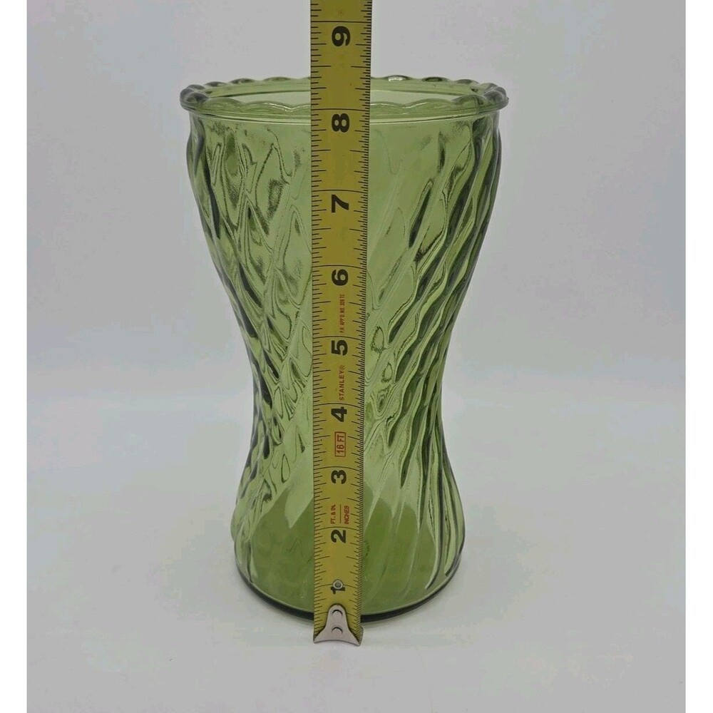 Vintage Green Glass Vase Swirl Pattern Scalloped Rim 8 Inches MCM Avocado Retro - Picture 5 of 7